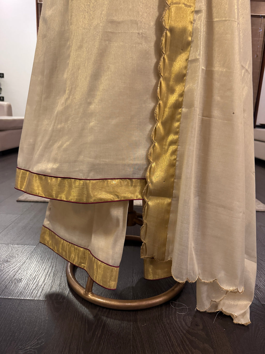 Nilaa Kasavu Set