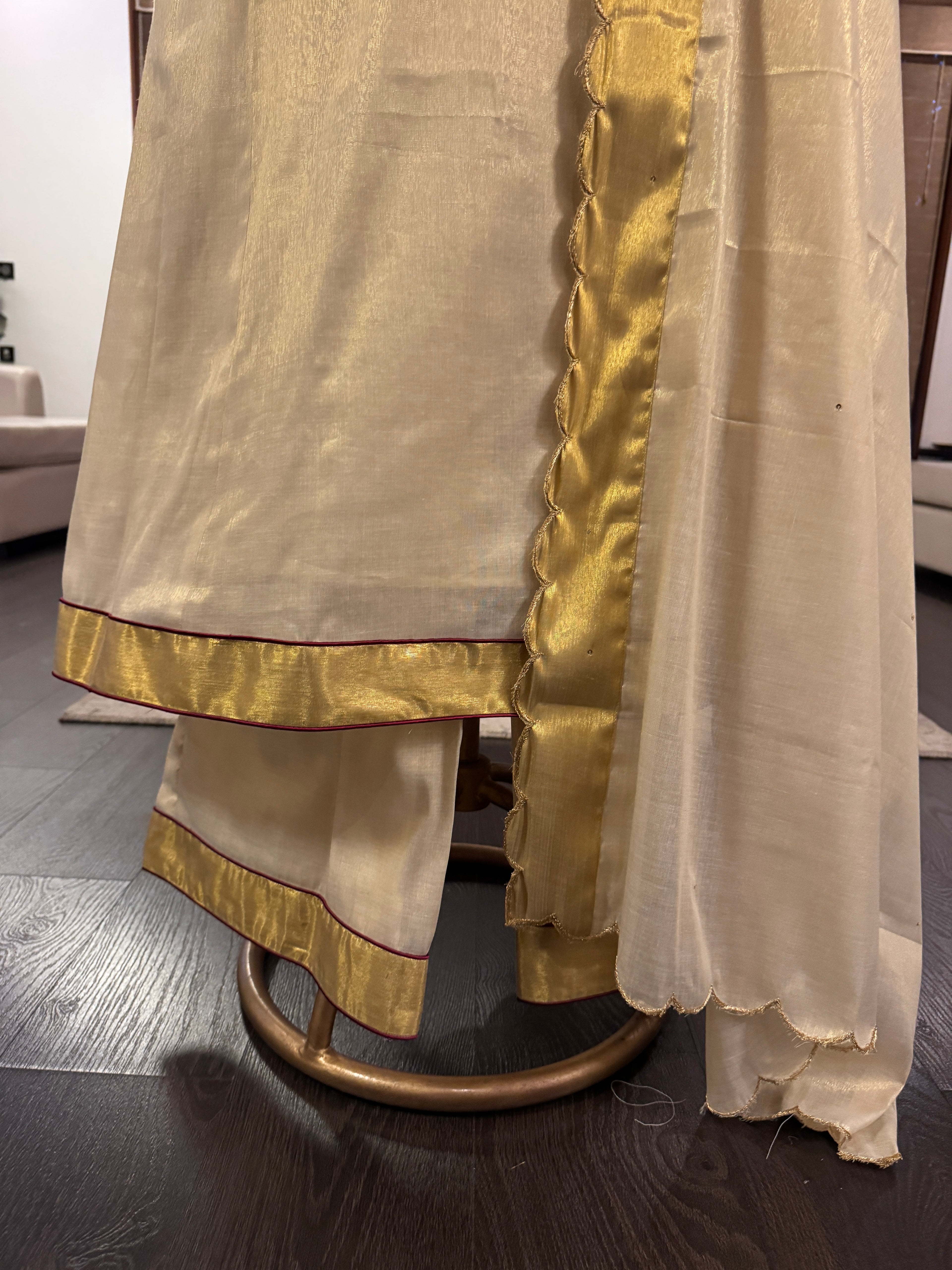 Nilaa Kasavu Set