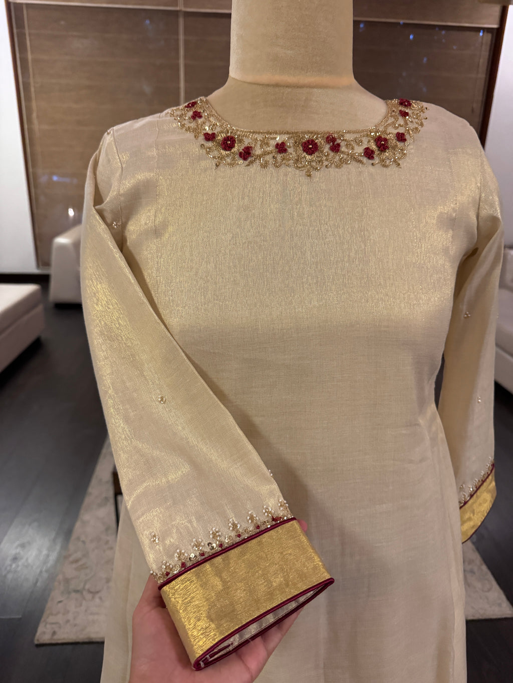 Nilaa Kasavu Set