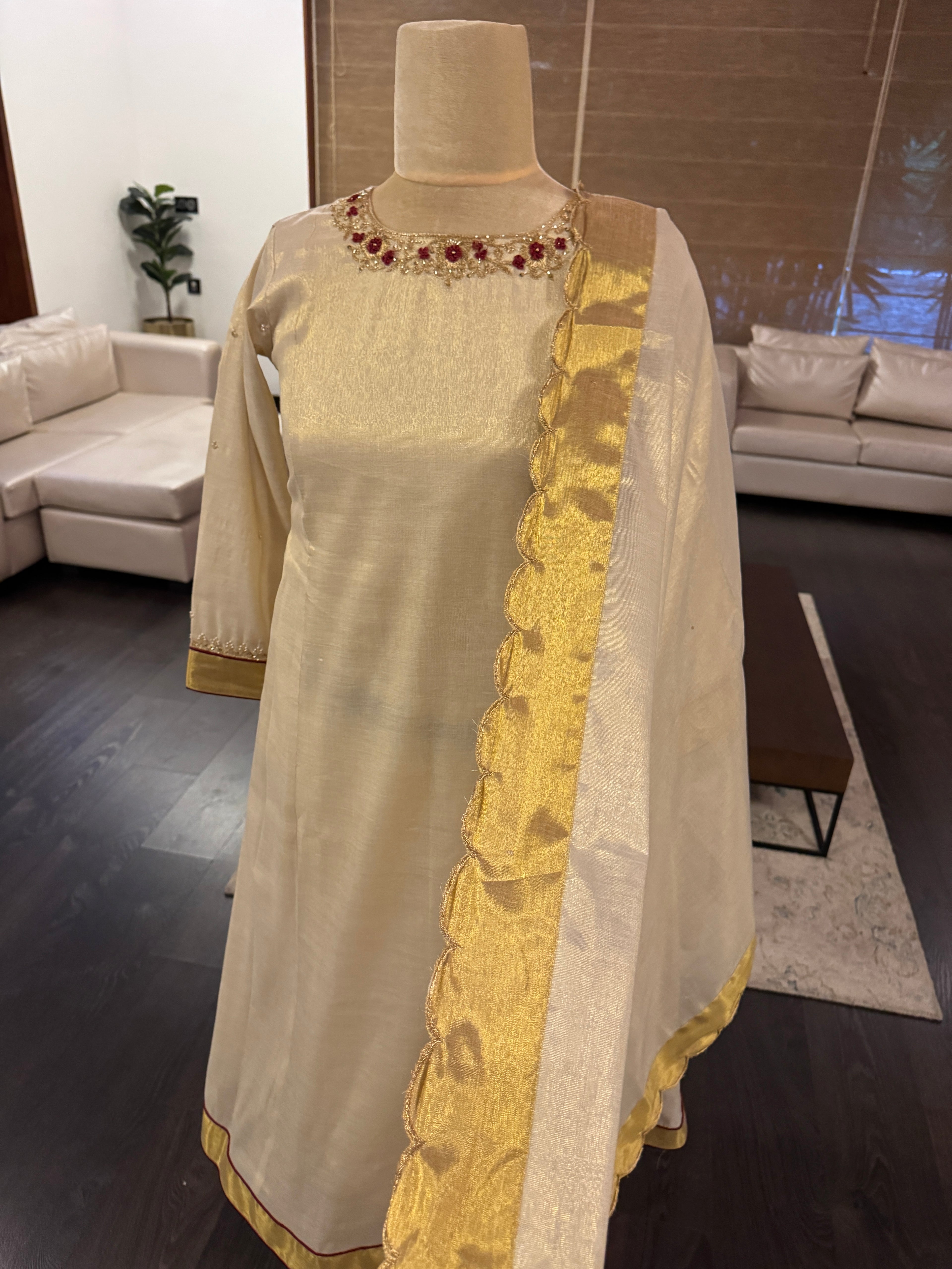 Nilaa Kasavu Set